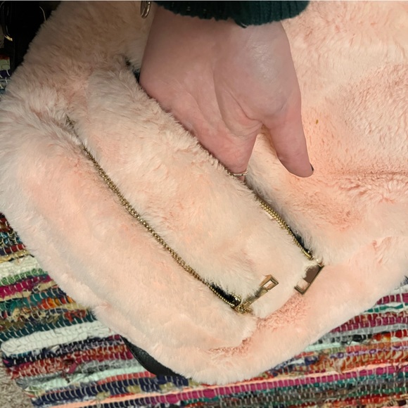 Pink fluffy mini backpack - Picture 7 of 8